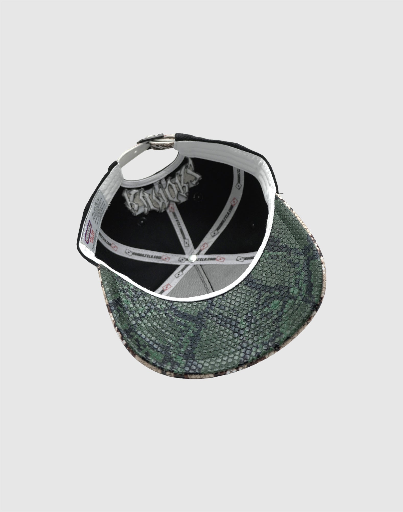 NY SNAKE UPSIDE DOWN RMZ CAP BLACK