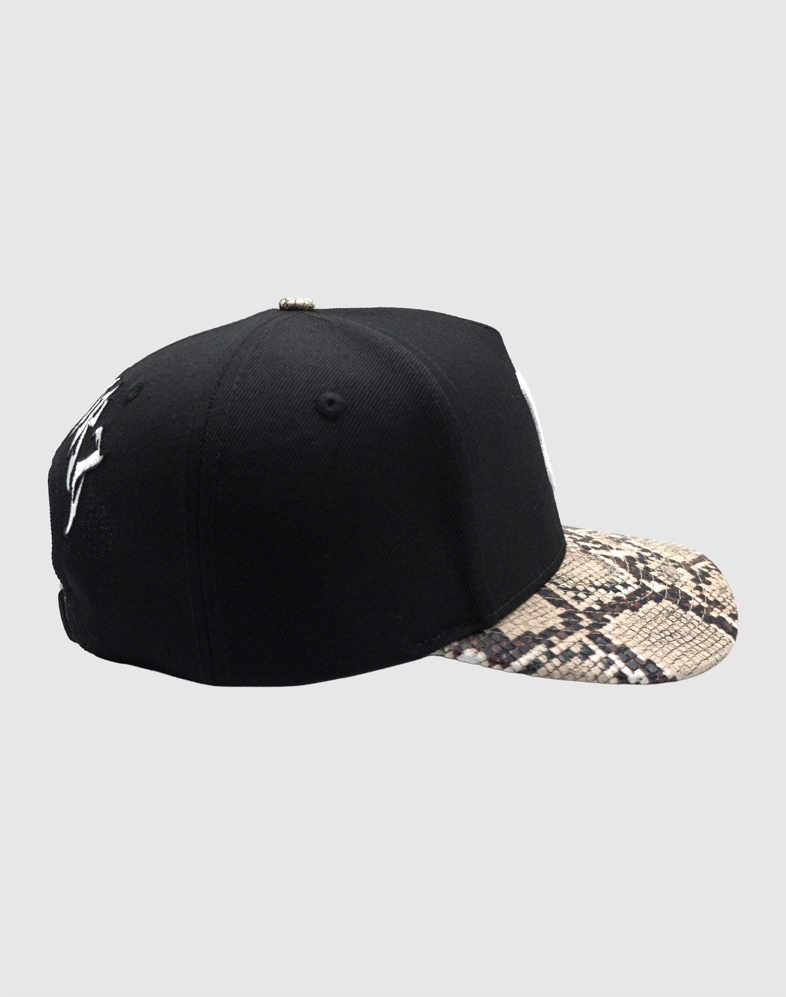 NY SNAKE UPSIDE DOWN RMZ CAP BLACK