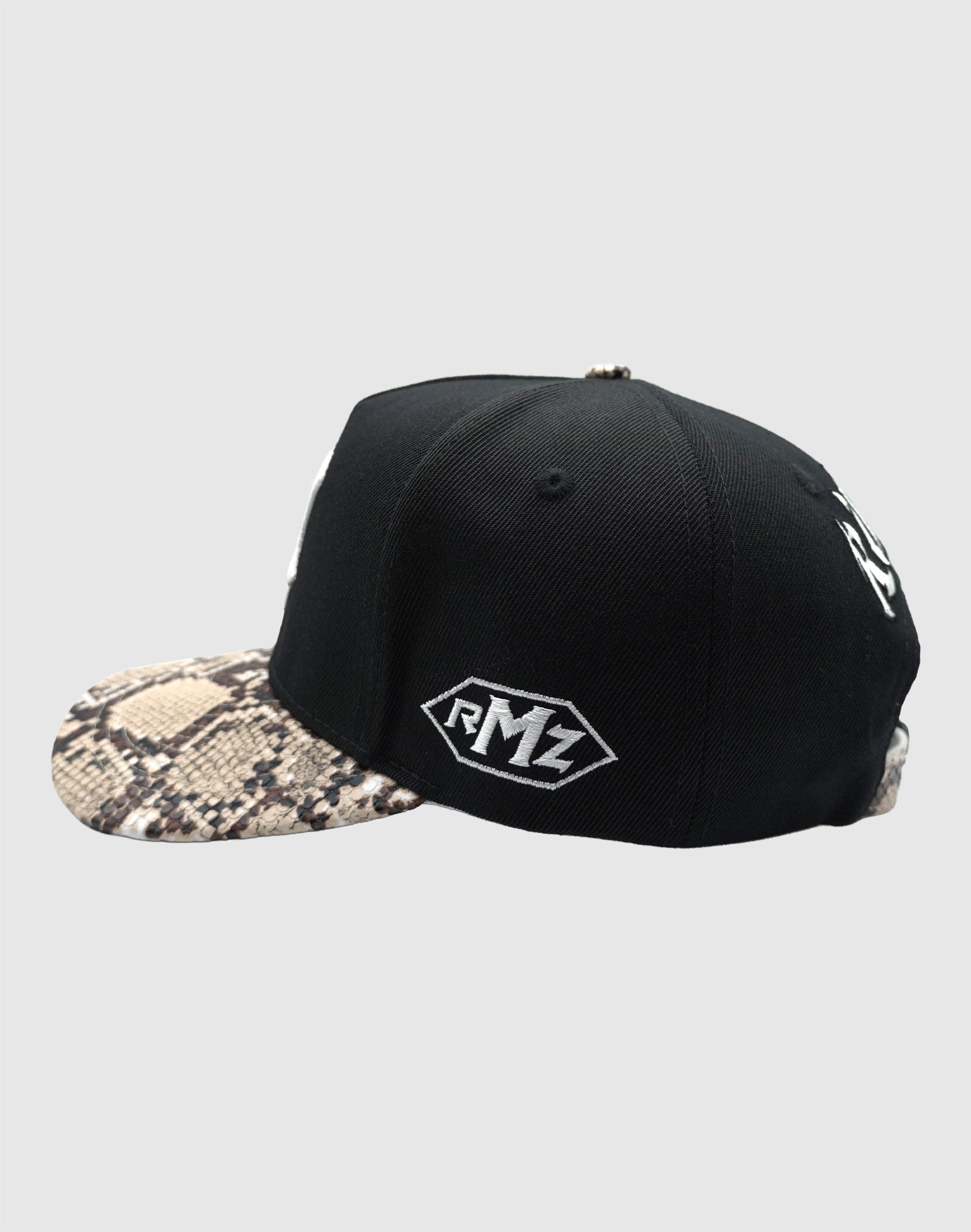 NY SNAKE UPSIDE DOWN RMZ CAP BLACK